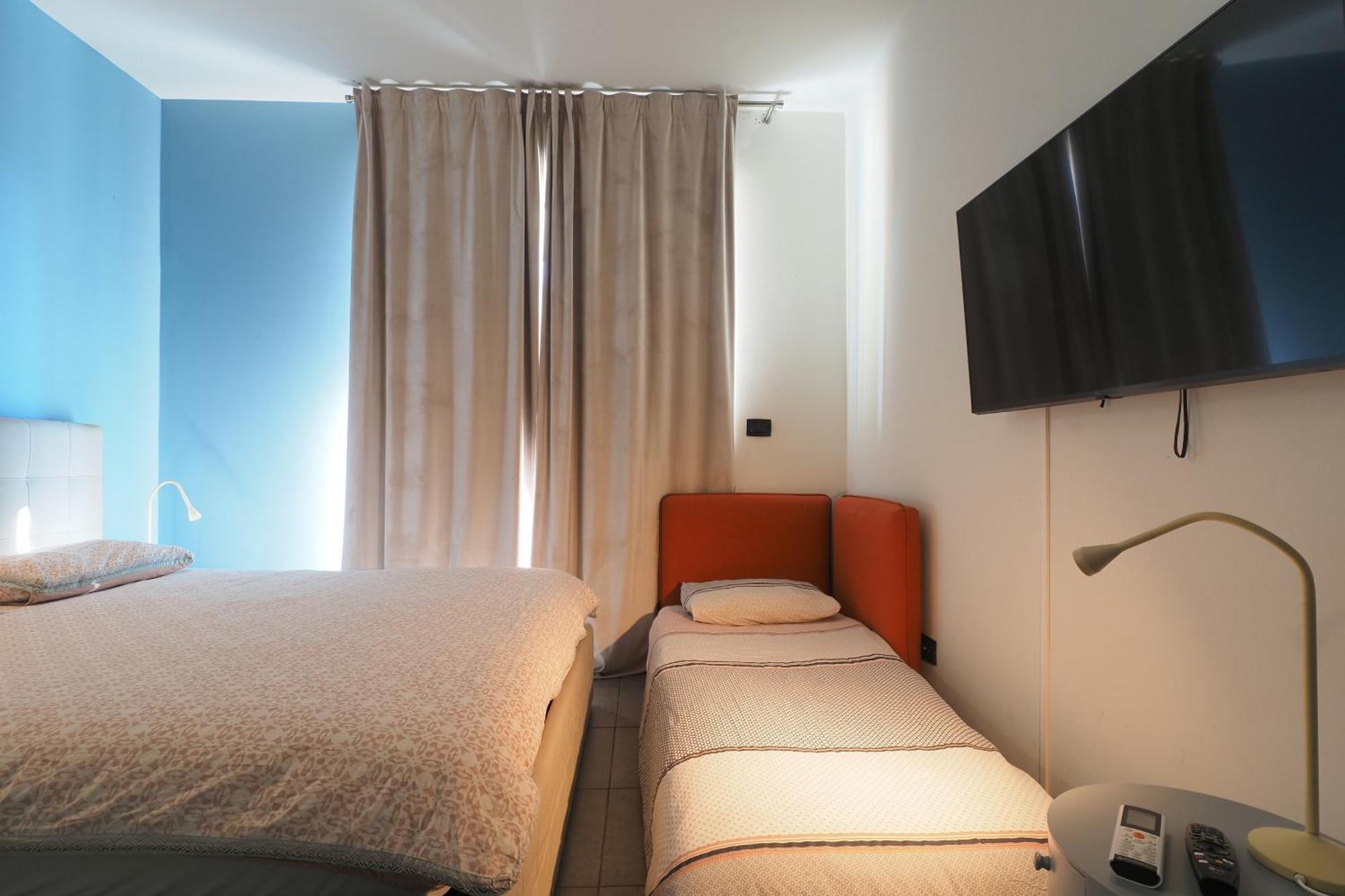 City Center - Modern Flat With Free Parking And Wifi - Apt A Бергамо Екстер'єр фото
