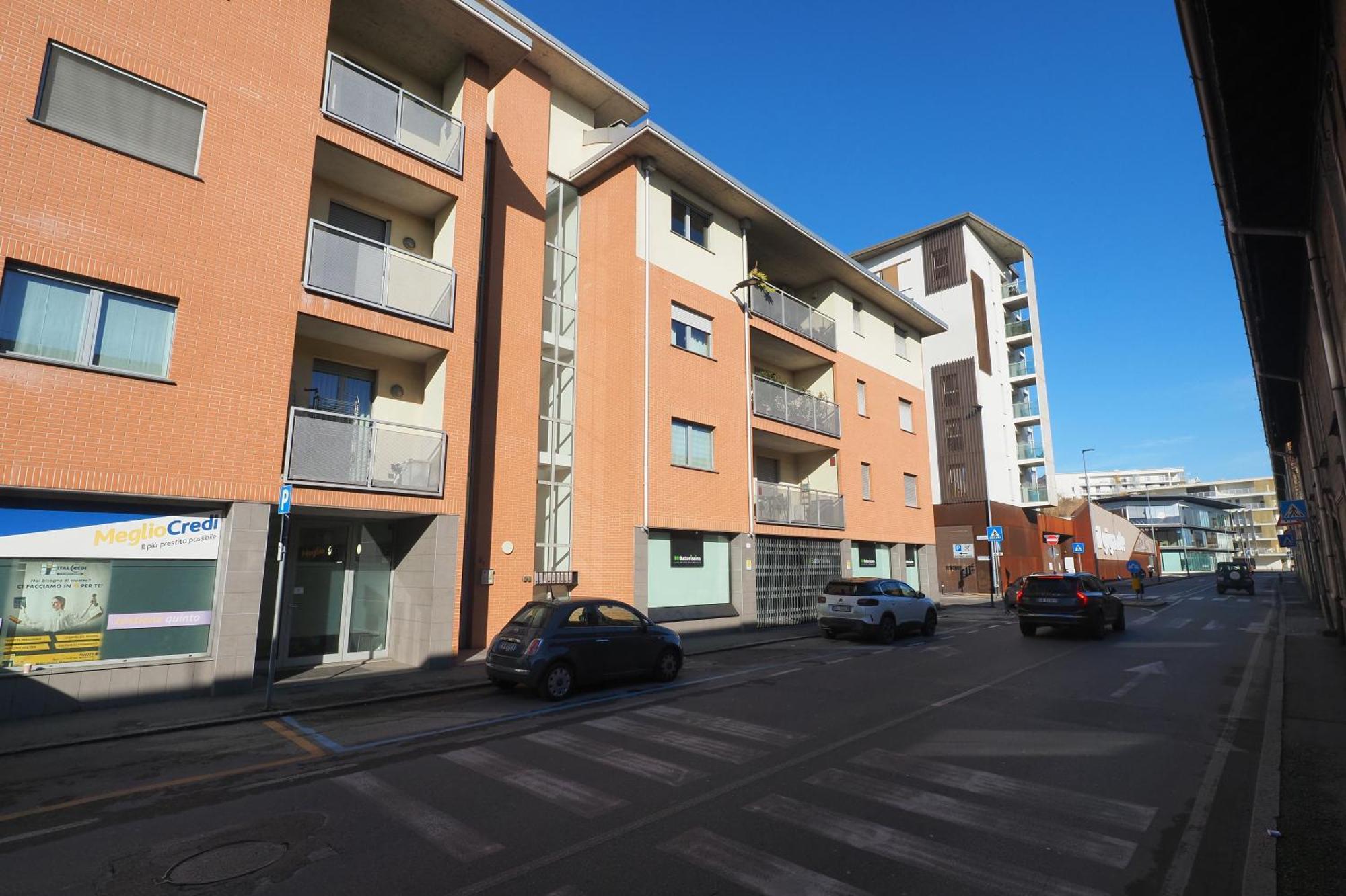 City Center - Modern Flat With Free Parking And Wifi - Apt A Бергамо Екстер'єр фото