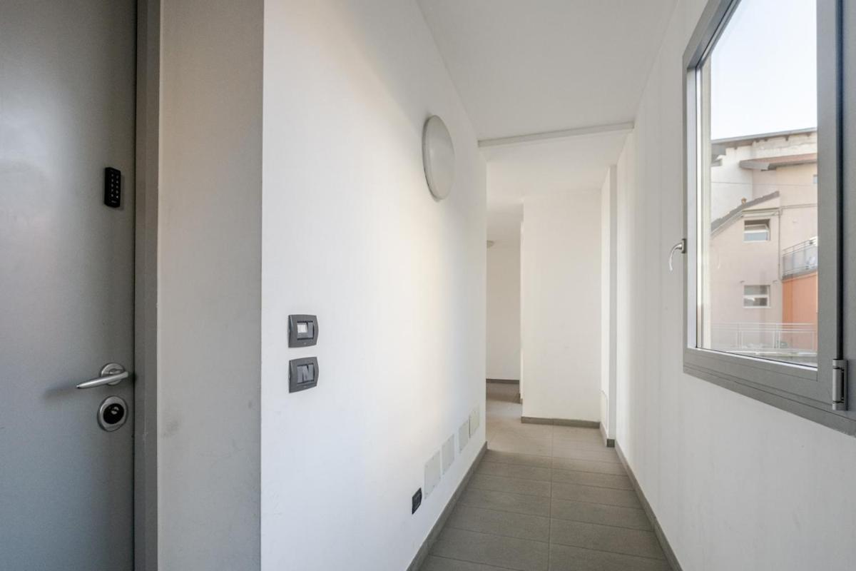 City Center - Modern Flat With Free Parking And Wifi - Apt A Бергамо Екстер'єр фото