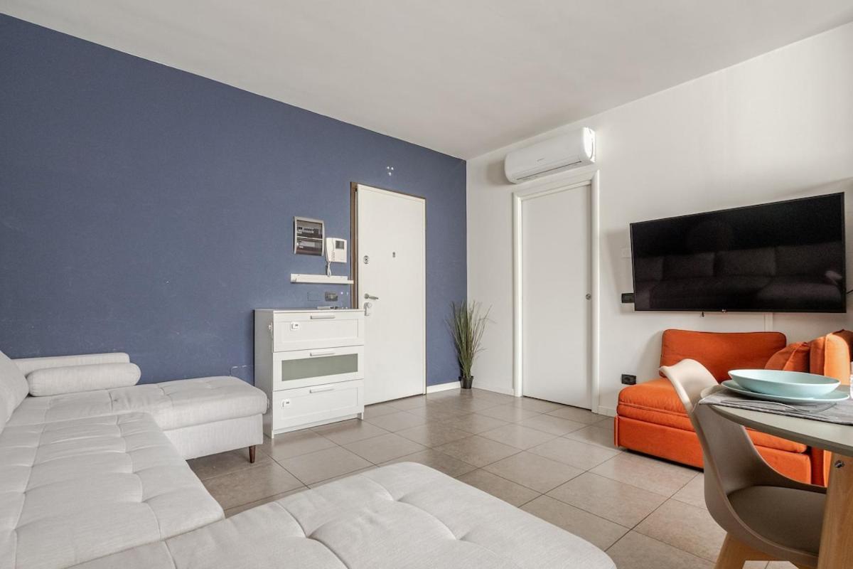 City Center - Modern Flat With Free Parking And Wifi - Apt A Бергамо Екстер'єр фото