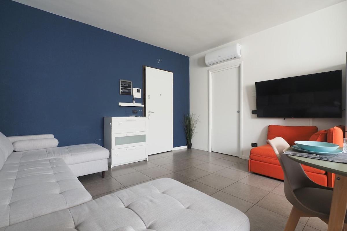 City Center - Modern Flat With Free Parking And Wifi - Apt A Бергамо Екстер'єр фото